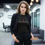 Hochwertige Mitarbeiter-Geschenke und Onboarding-Boxen mit bedrucktem Hoodie und Tasse im Firmen-Design als Willkommensgruß.