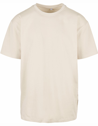 Sandfarbenes Heavy Oversize T-Shirt mit überschnittenen Schultern und Rundhalsausschnitt aus 240g Baumwolle.
